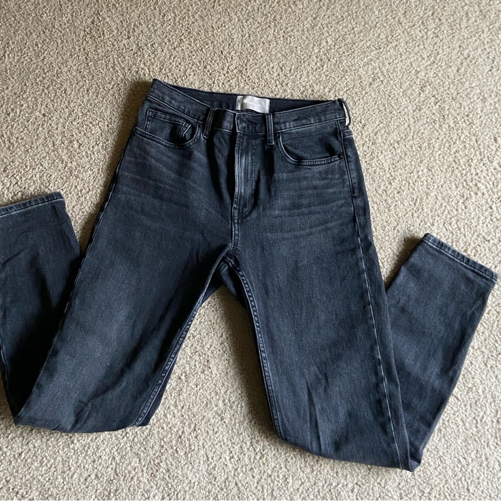 Everlane black skinny jeans, size 28